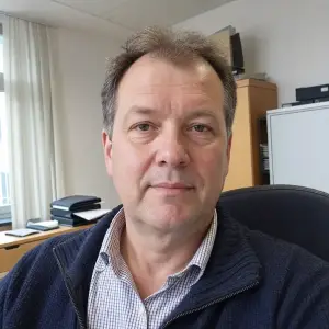 Jens P.